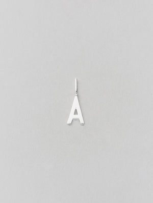 Stříbrný přívěsek Písmeno A-Z - 10 mm DESIGN LETTERS - Lavly