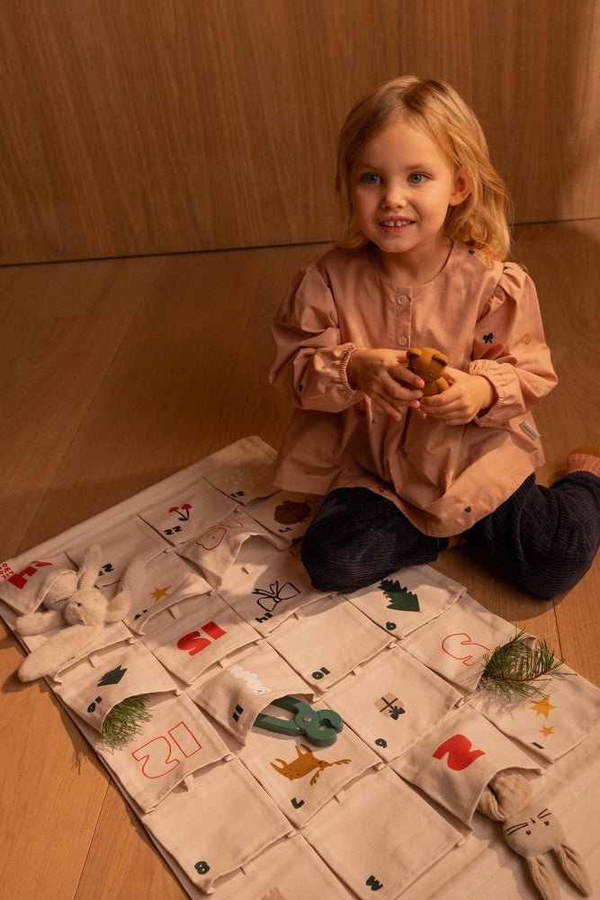 Adventní kalendář LIEWOOD Babbo Holiday / Sandy | Stylové doplňky pro děti a ženy | Lavly.cz