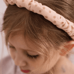 Čelenka MRS. ERTHA Blush Dots | Lavly.cz