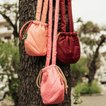 Crossbody kabelka se stahováním THE STICKY SIS CLUB Vin Rouge | Lavly.cz