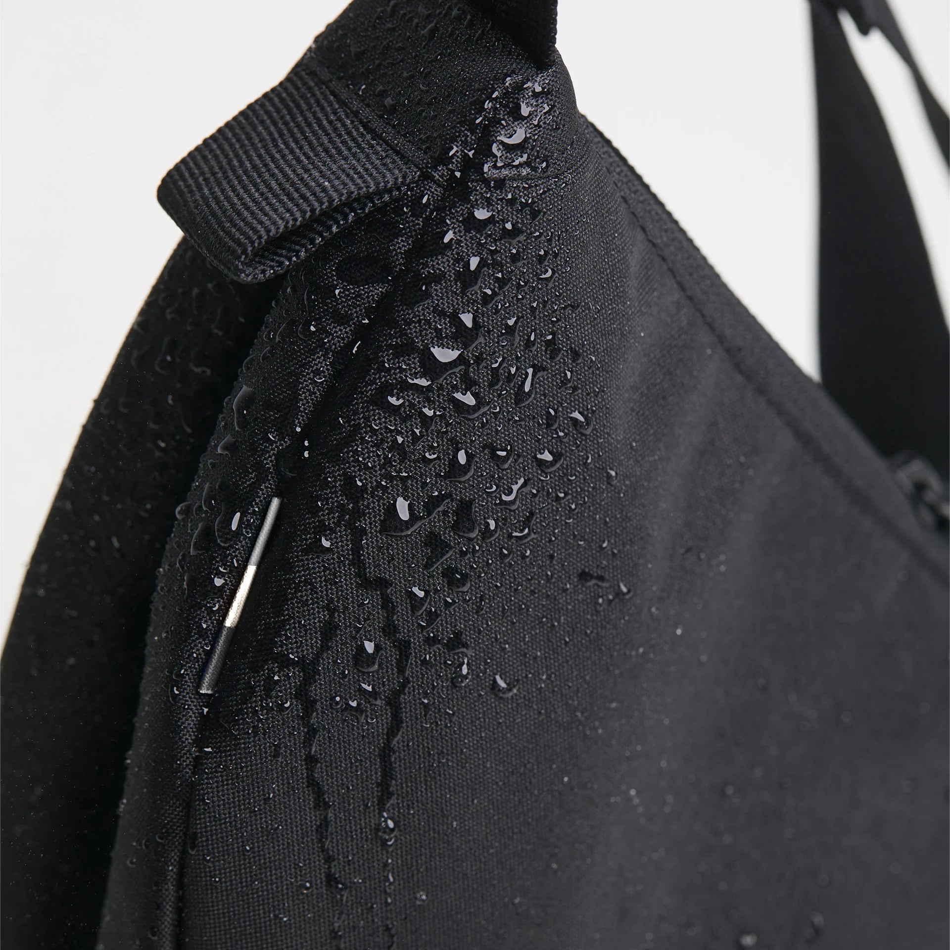 Crossbody ledvinka GOT BAG Moon Small Black | Lavly.cz