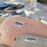 Crossbody ledvinka HINDBAG Olivia Coral Woven | Lavly.cz