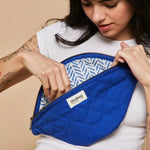 Crossbody ledvinka HINDBAG Olivia Quilted Electric Blue | Lavly.cz