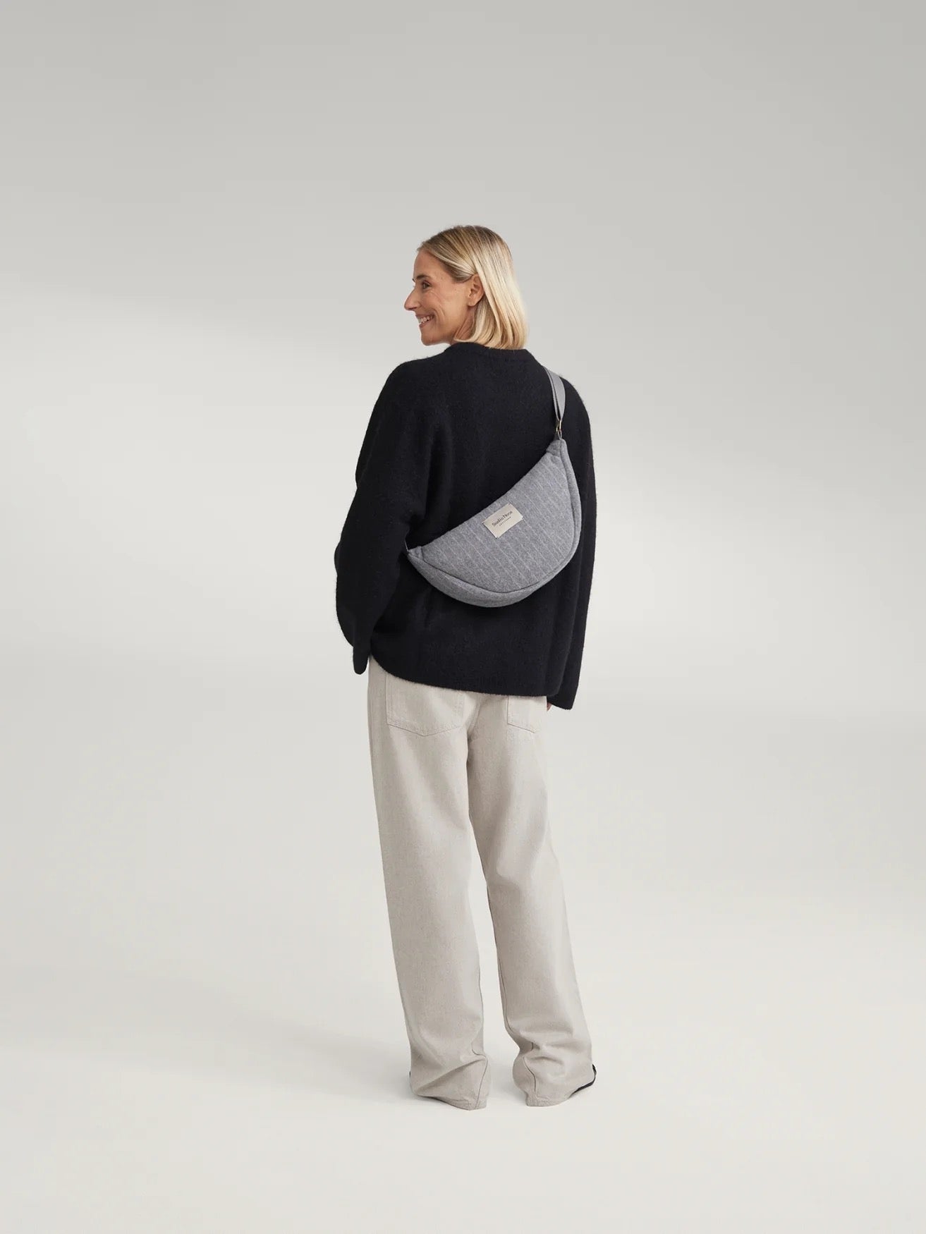 Crossbody ledvinka STUDIO NOOS Light Grey Flannel Chalkstripe | Lavly.cz