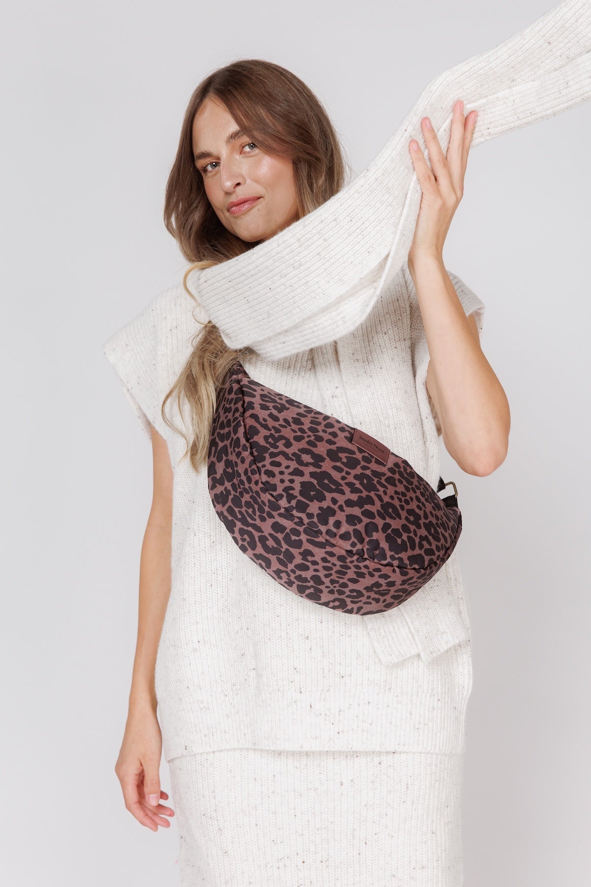 Crossbody ledvinka STUDIO NOOS Red Leopard Puffy | Lavly.cz