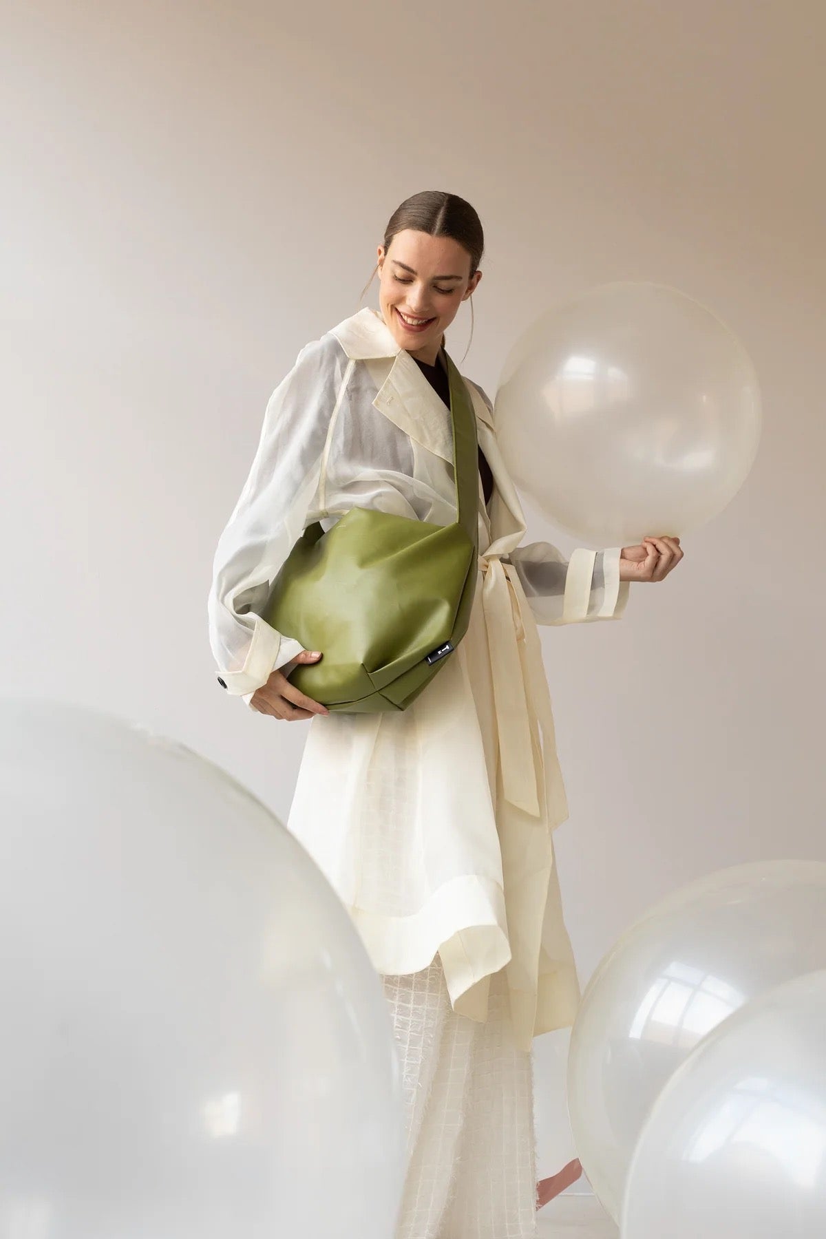 Crossbody taška TINNE+MIA Lot Bold Peat Moss | Lavly.cz