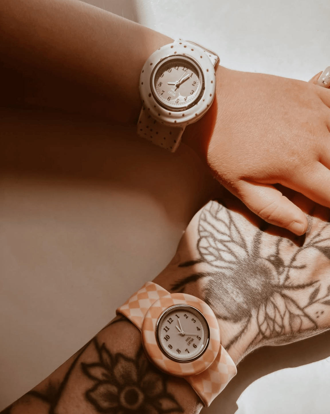 Dětské hodinky MRS. ERTHA Strapies Unique Dots | Lavly.cz