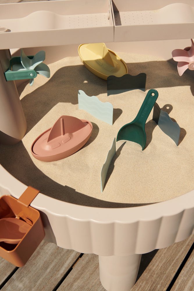 Dětský hrací stolek s aktivitami LIEWOOD Sepp Sandy Multi Mix | Lavly.cz