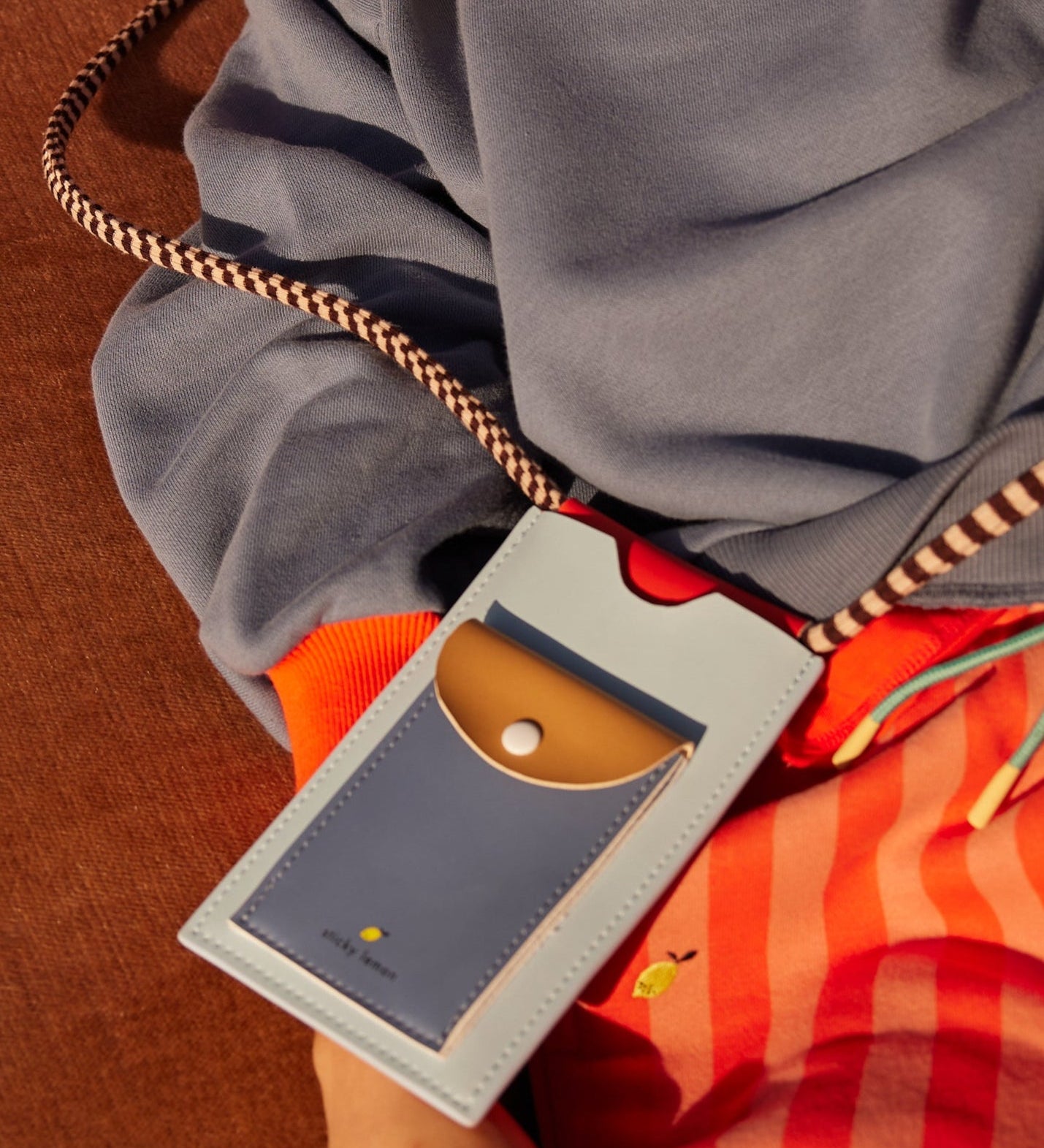 Kapsička na mobil STICKY LEMON Zissou Blue | Stylové doplňky pro děti a ženy | Lavly.cz
