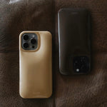 Kryt na iPhone HOLDIT Puffy Chocolate | Lavly.cz