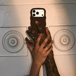 Kryt na iPhone HOLDIT Wavy Silicone MagSafe Chocolate | Lavly.cz