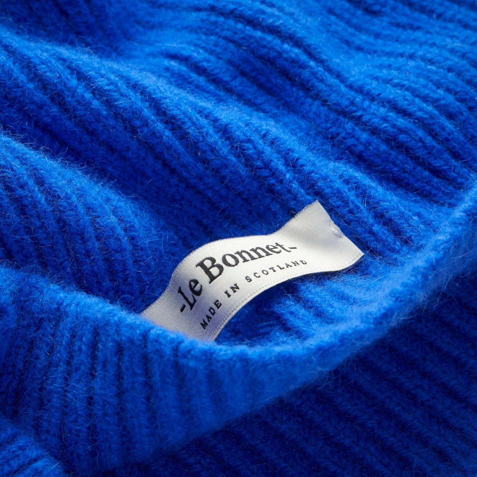 LE BONNET Čepice z jehněčí vlny Royal Azure | Lavly.cz