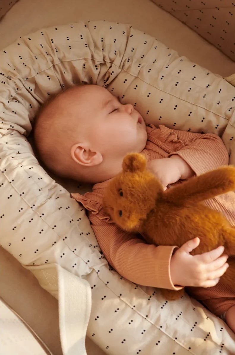 Malý plyšový medvídek LIEWOOD Binnie Golden Caramel | Stylové doplňky pro děti a ženy | Lavly.cz