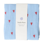 Mušelínová plena STUDIO NOOS Light Blue Hearts 120 x 120 cm | Lavly.cz