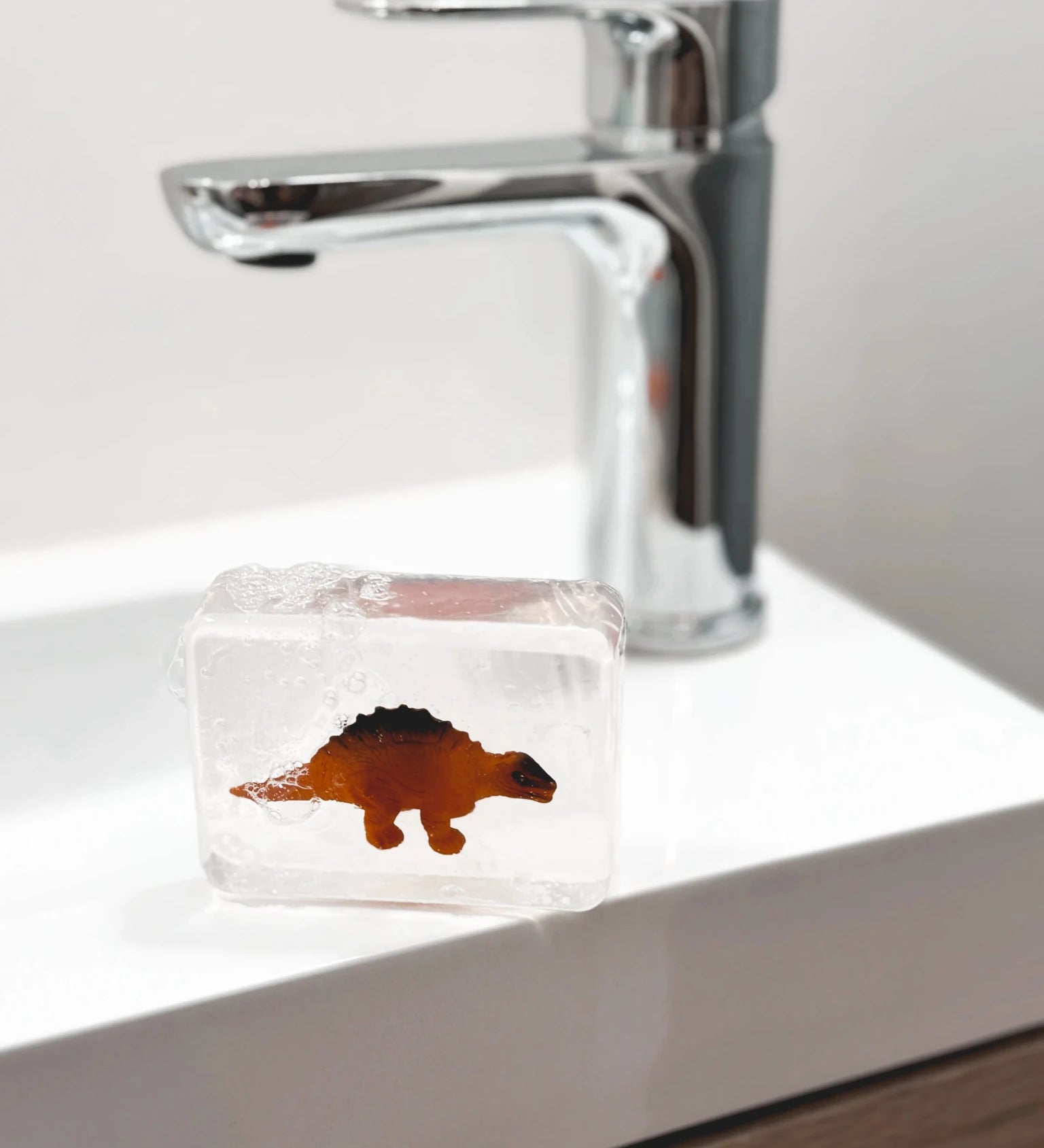 Mýdlo s hračkou uvnitř LUDI SOAP Dino Stegosaurus | Lavly.cz