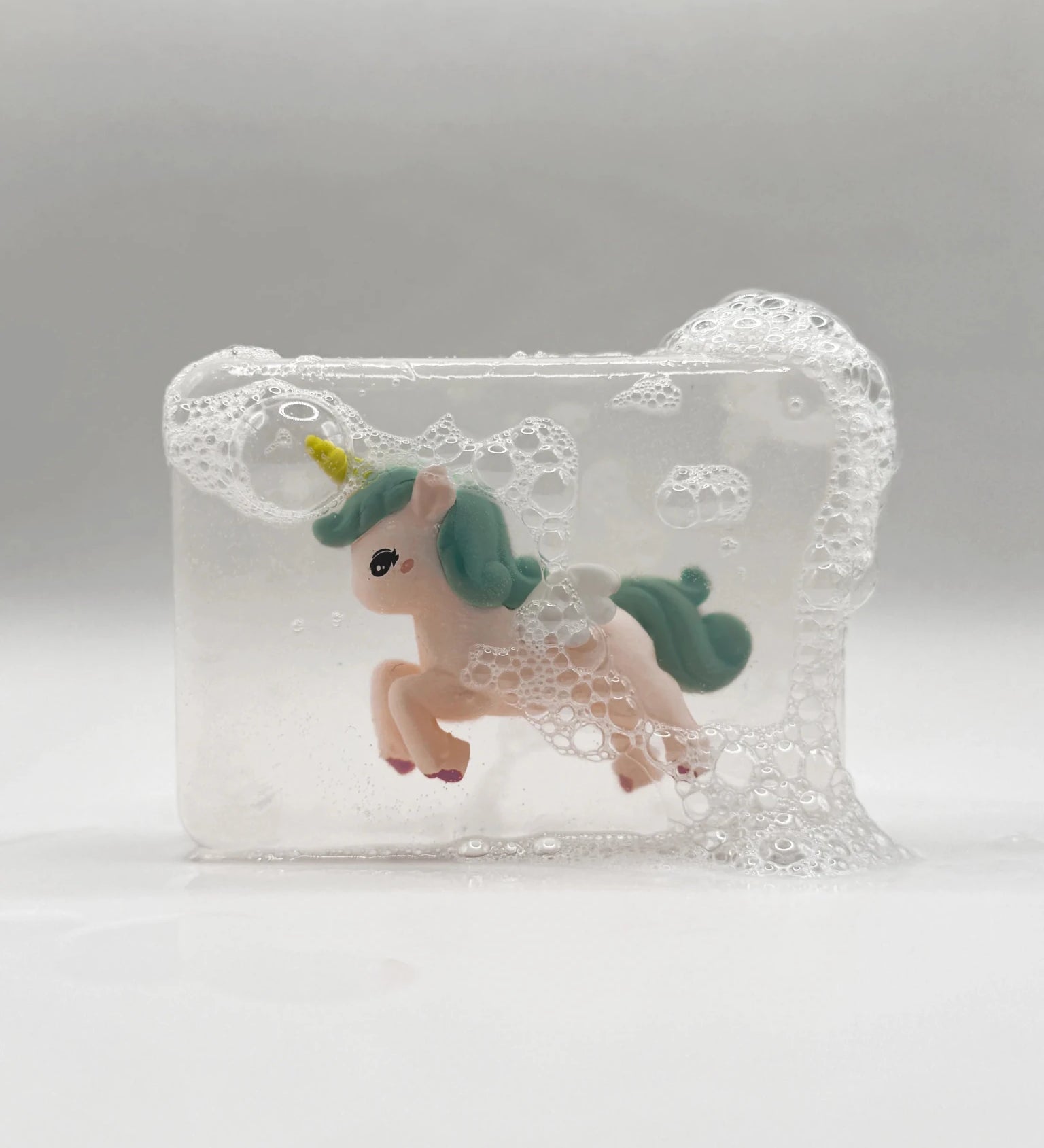 Mýdlo s hračkou uvnitř LUDI SOAP Unicorn Blue | Lavly.cz