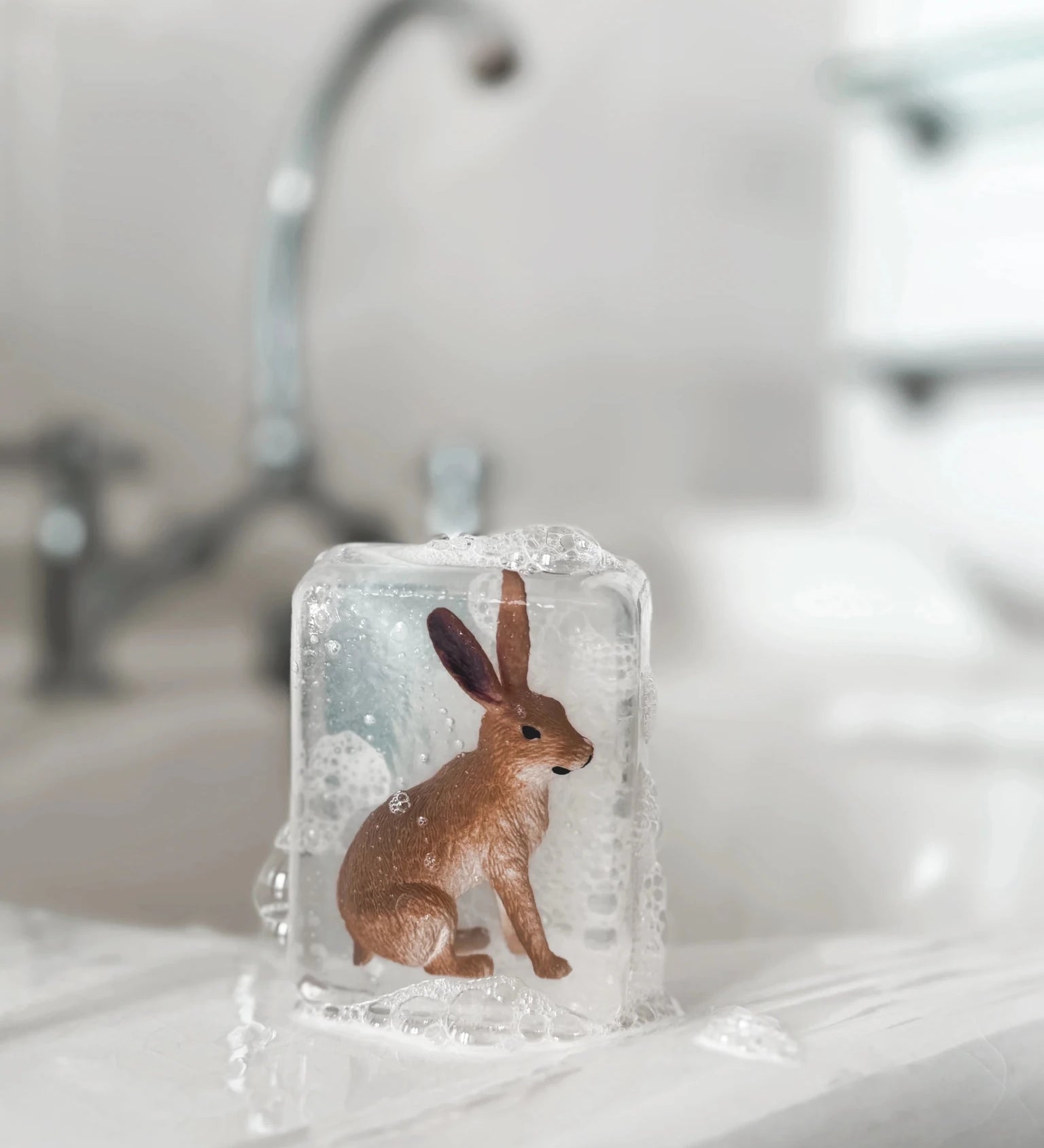 Mýdlo s hračkou uvnitř LUDI SOAP Zajíček | Lavly.cz