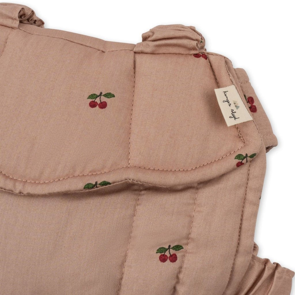 Nosítko pro panenky KONGES SLOJD Cherry Blush | Lavly.cz