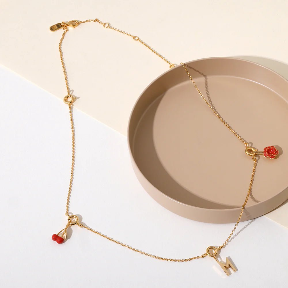 Přívěsek DESIGN LETTERS Darling Charm Cherry Zlato | Lavly.cz