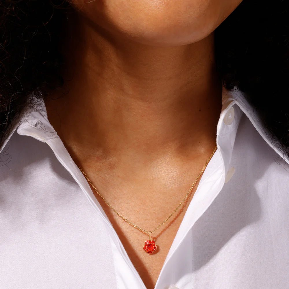 Přívěsek DESIGN LETTERS Darling Charm Rosette Zlato | Lavly.cz