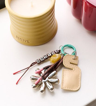 Přívěsek na tašku / klíče THE STICKY SIS CLUB Marzipan | Lavly.cz