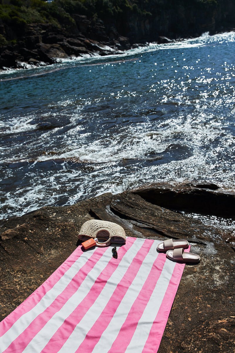 Rychleschnoucí plážová osuška DOCK & BAY Phi Phi Pink | Lavly.cz