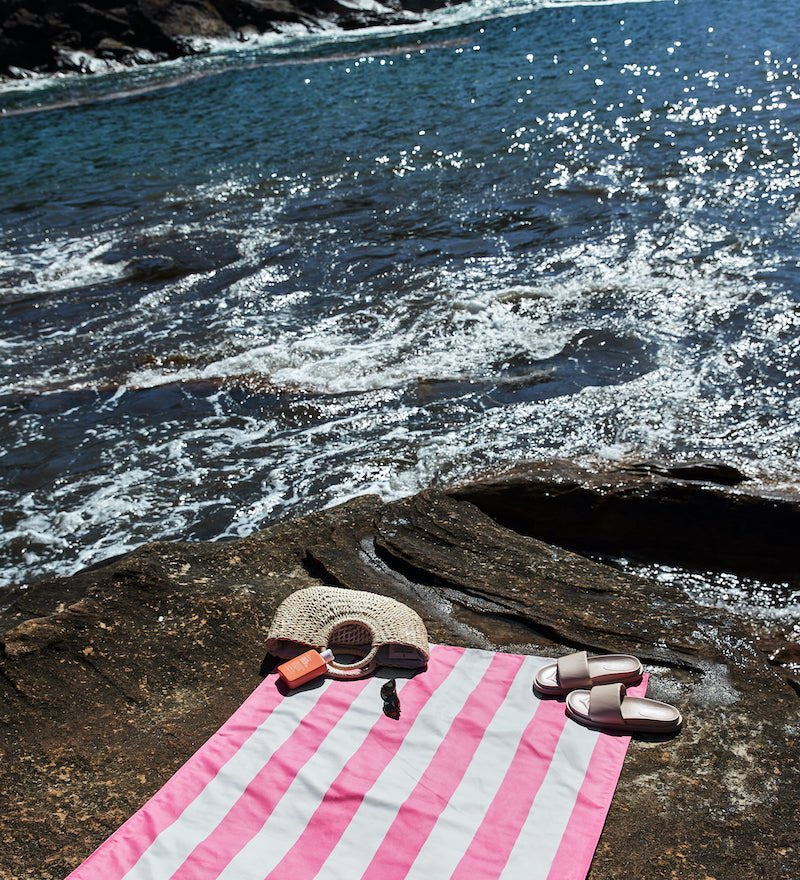 Rychleschnoucí plážová osuška DOCK & BAY Phi Phi Pink | Lavly.cz