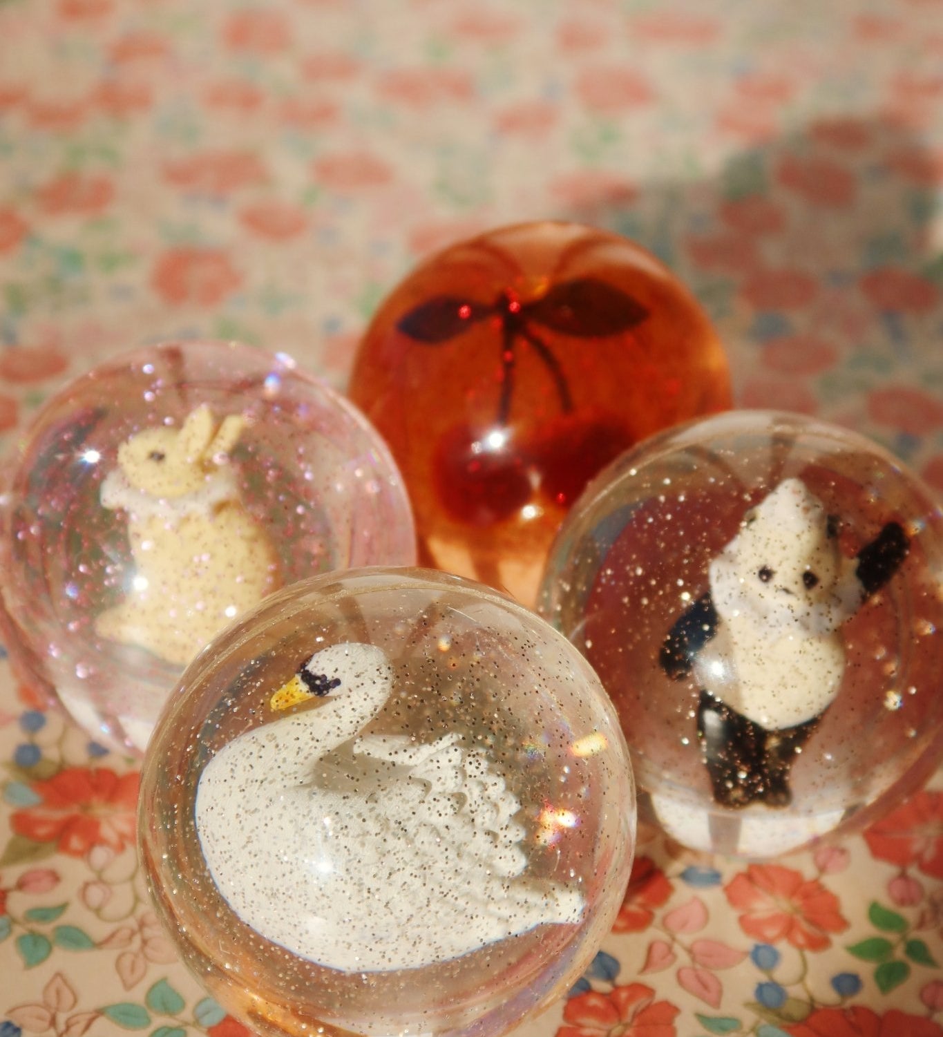 Set skákacích míčků - Hopíků KONGES SLOJD Cherry / Swan | Lavly.cz