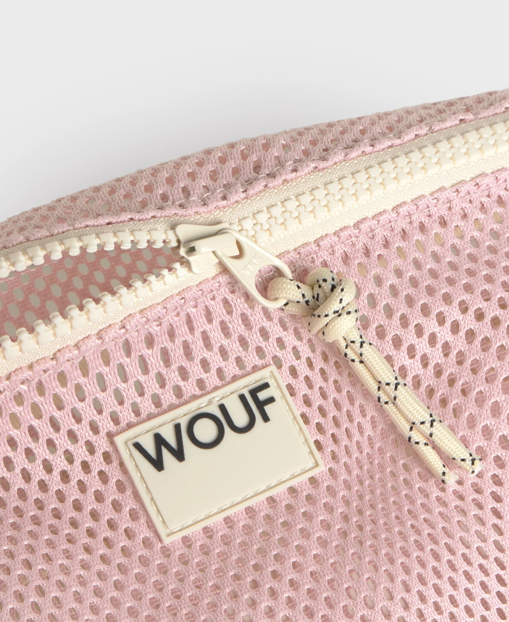 Síťovaná crossbody ledvinka WOUF Blush | Lavly.cz