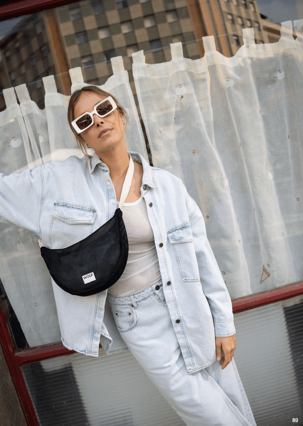 Síťovaná crossbody ledvinka WOUF Onyx | Lavly.cz