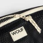 Síťovaná crossbody ledvinka WOUF Onyx | Lavly.cz