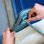 Taštička na mobil HINDBAG Bill Sage | Stylové doplňky pro děti a ženy | Lavly.cz