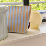 Toaletní taška THE STICKY SIS CLUB Knitted Stripes Marzipan + Sky | Lavly.cz