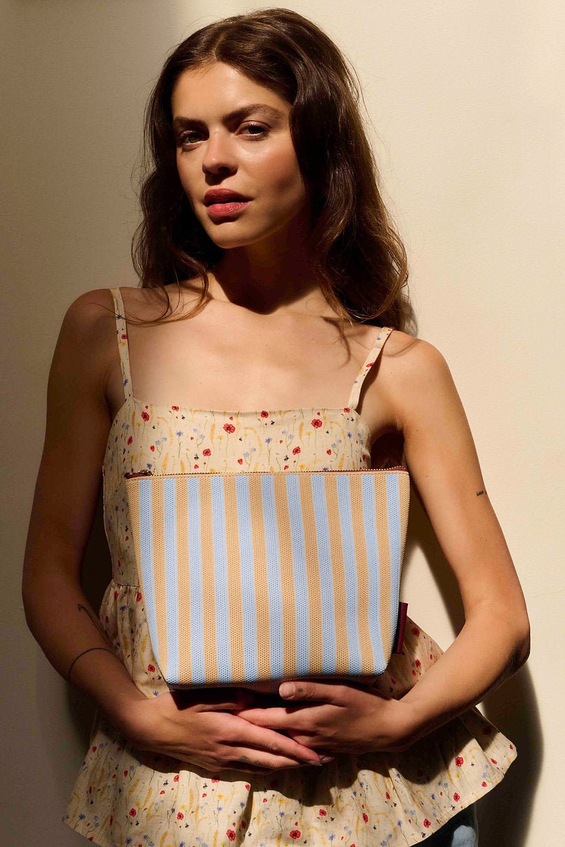 Toaletní taška THE STICKY SIS CLUB Knitted Stripes Marzipan + Sky | Lavly.cz