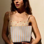 Toaletní taška THE STICKY SIS CLUB Knitted Stripes Marzipan + Sky | Lavly.cz