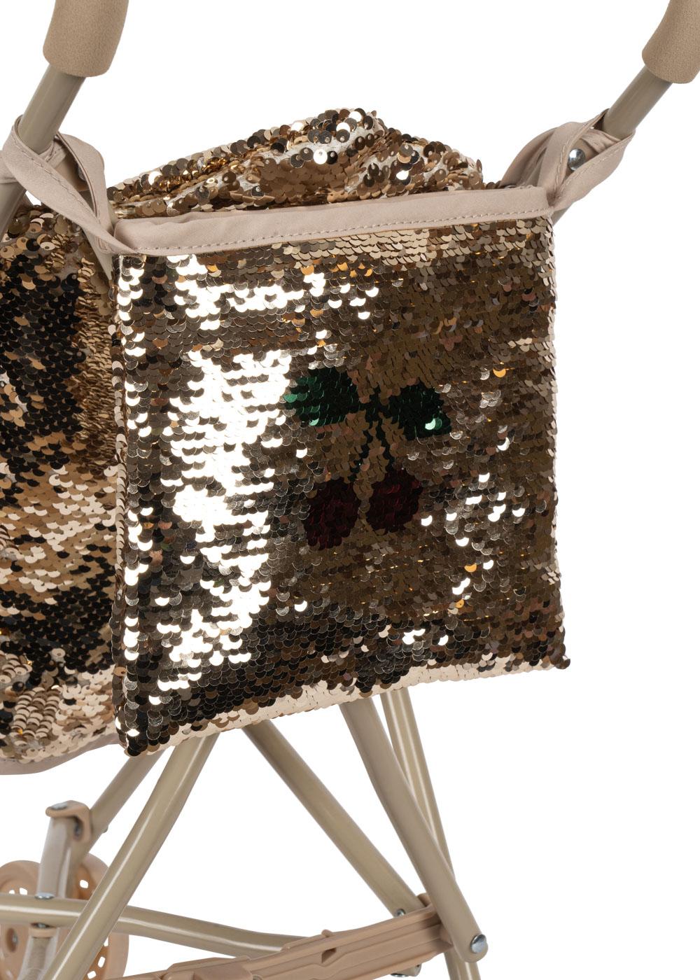 Třpytivý kočárek pro panenky KONGES SLOJD Sparkly Cherry | Stylové doplňky pro děti a ženy | Lavly.cz