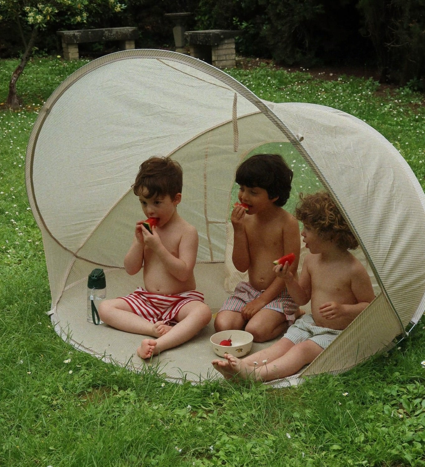 Velký plážový stan UV50+ KONGES SLOJD Lemon Tea Stripe | Lavly.cz