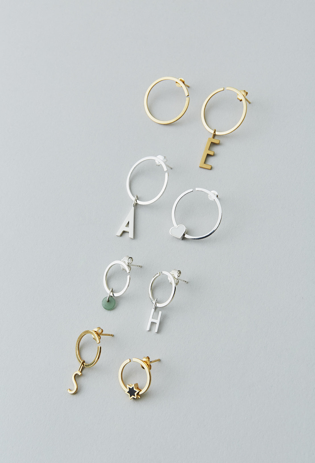 Kruhové náušnice zlaté, 24 mm - DESIGN LETTERS - Lavly