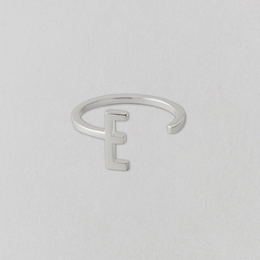 Stříbrný prsten Písmeno A-Z - DESIGN LETTERS - Lavly