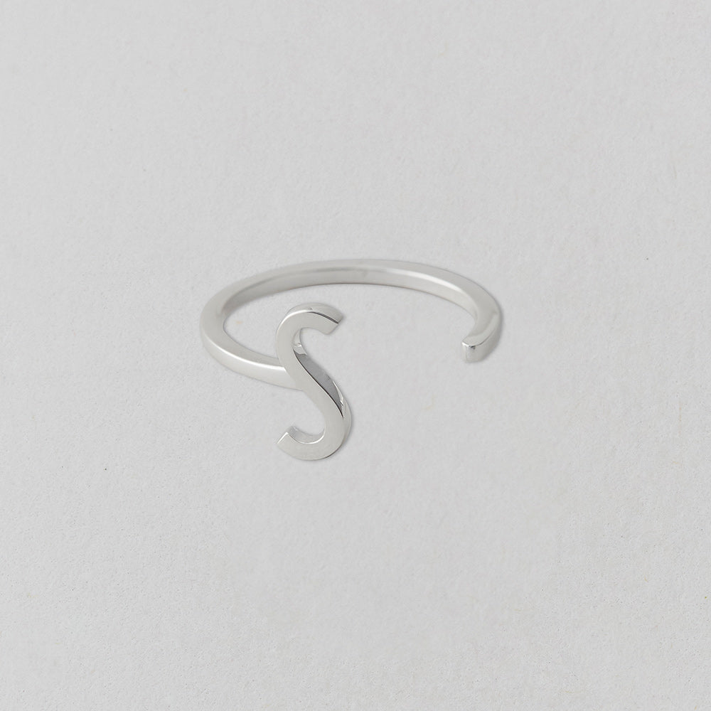 Stříbrný prsten Písmeno A-Z - DESIGN LETTERS - Lavly