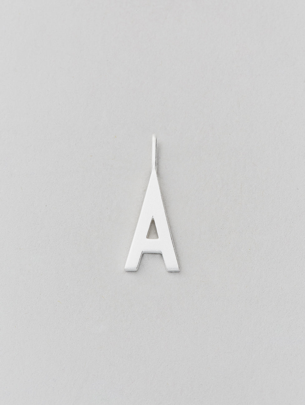 Stříbrný přívěsek Písmeno A-Z - 16 mm DESIGN LETTERS - Lavly