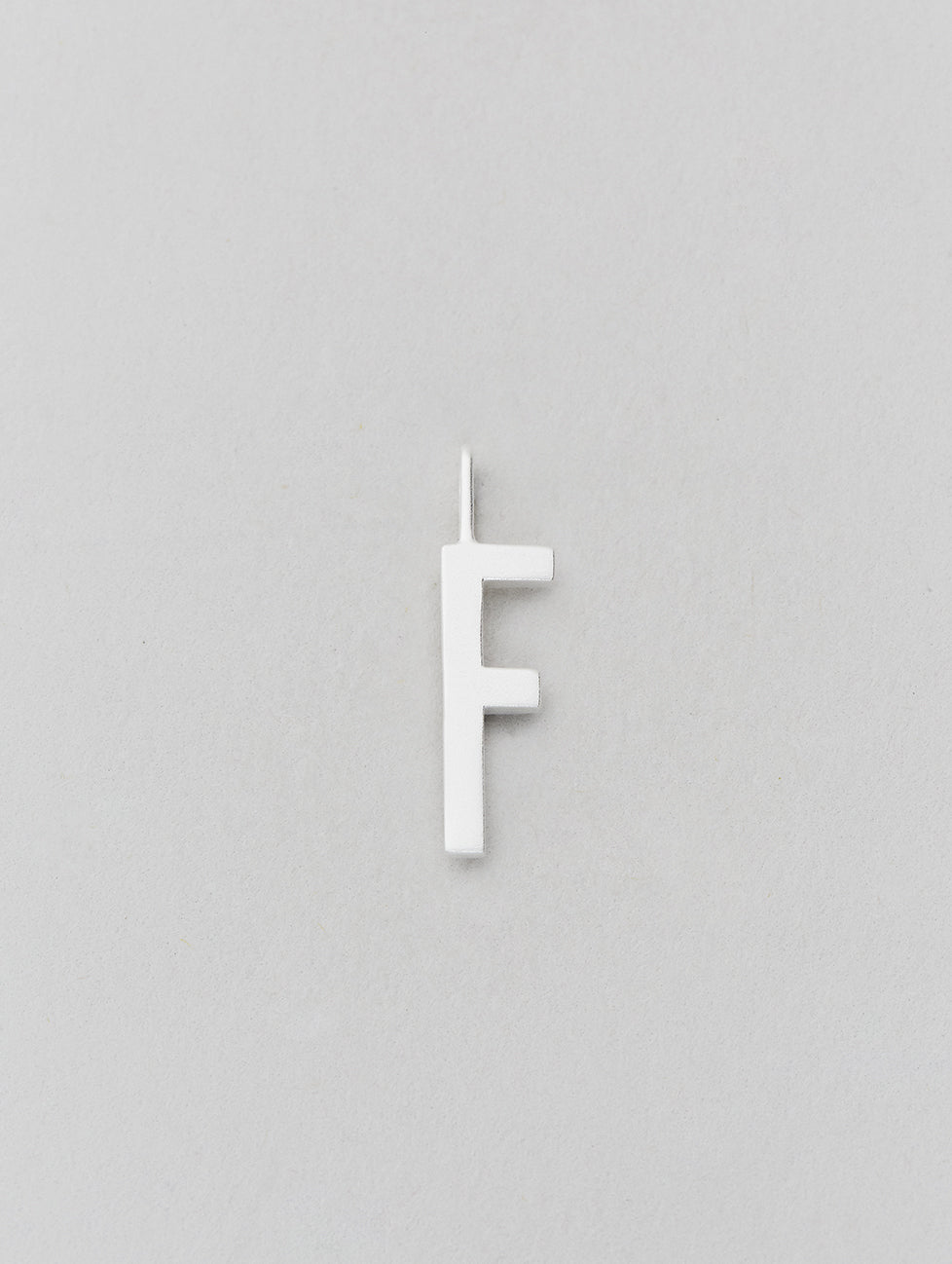 Stříbrný přívěsek Písmeno A-Z - 16 mm DESIGN LETTERS - Lavly