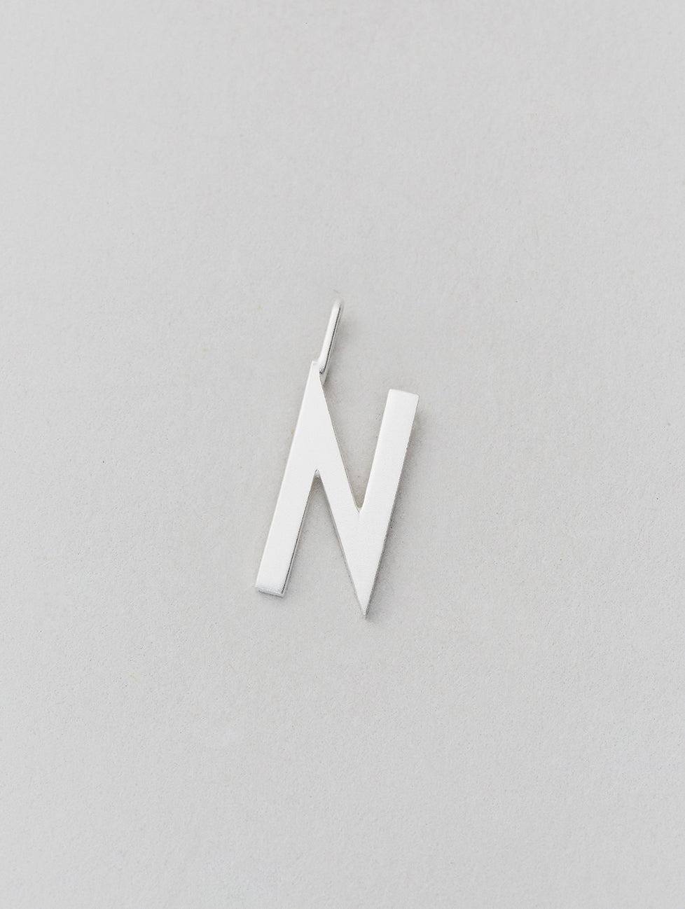 Stříbrný přívěsek Písmeno A-Z - 16 mm DESIGN LETTERS - Lavly