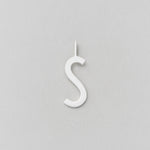 Stříbrný přívěsek Písmeno A-Z - 16 mm DESIGN LETTERS - Lavly