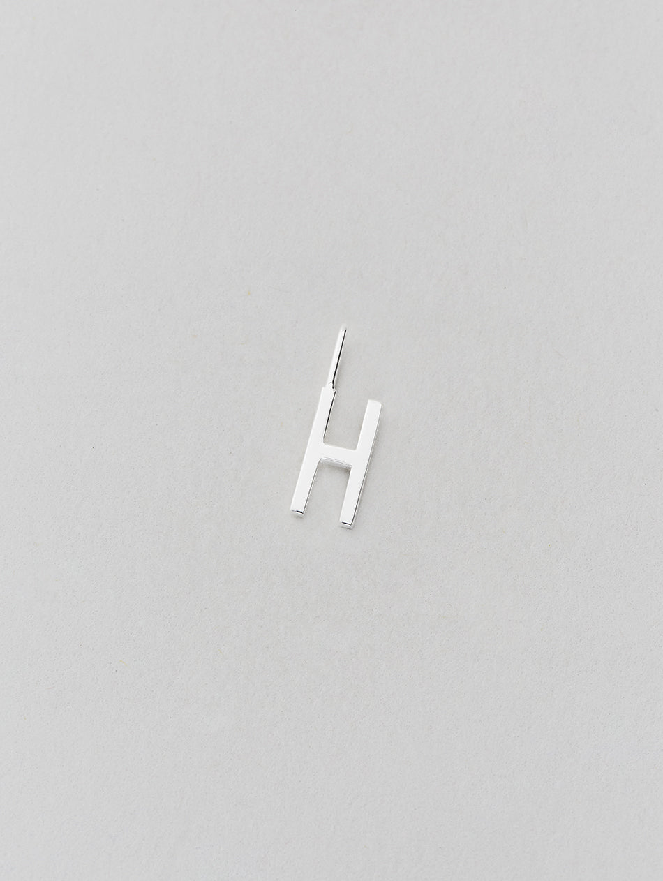 Stříbrný přívěsek Písmeno A-Z - 10 mm DESIGN LETTERS - Lavly