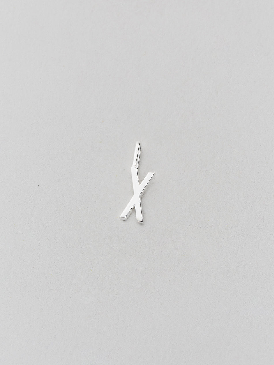 Stříbrný přívěsek Písmeno A-Z - 10 mm DESIGN LETTERS - Lavly