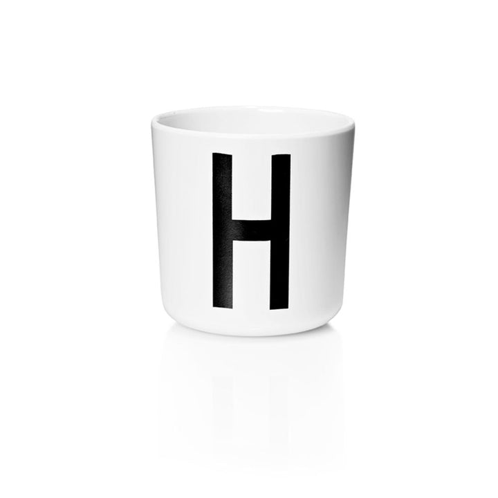 Dětský personalizovaný kelímek s písmenem DESIGN LETTERS