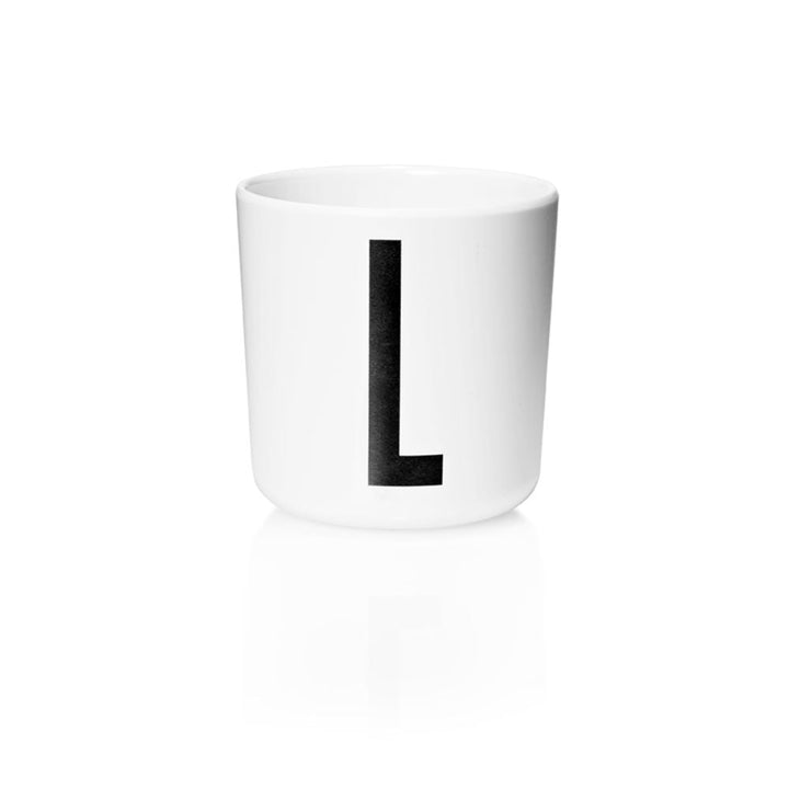 Dětský personalizovaný kelímek s písmenem DESIGN LETTERS