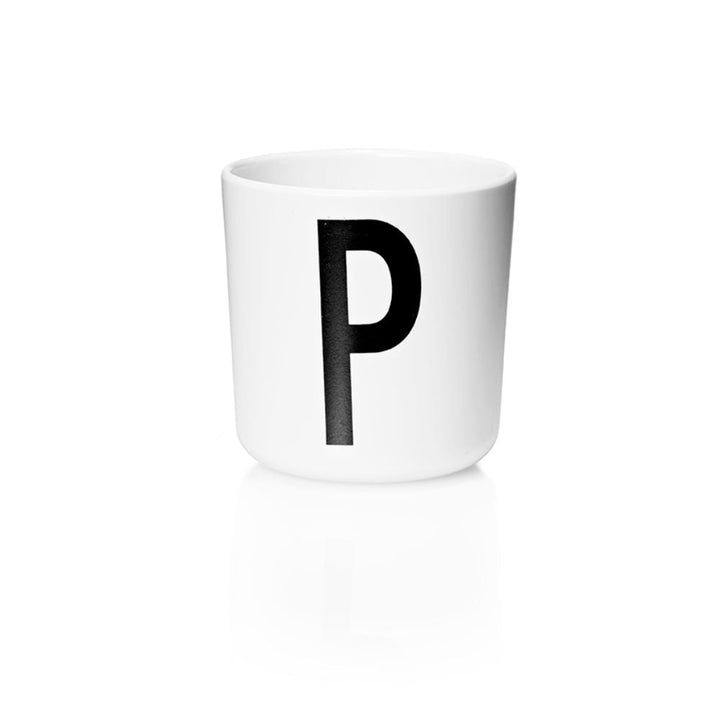 Dětský personalizovaný kelímek s písmenem DESIGN LETTERS