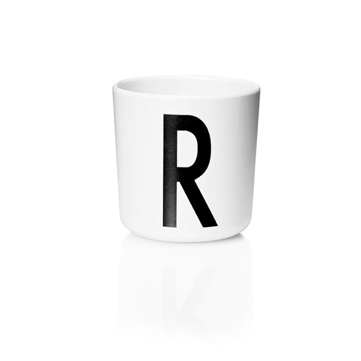 Dětský personalizovaný kelímek s písmenem DESIGN LETTERS